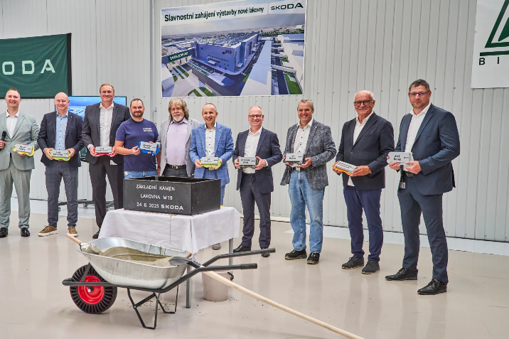 A központ jövőjének biztosítása: A Škoda Auto lefektette a korszerű fényezőüzem alapkövét